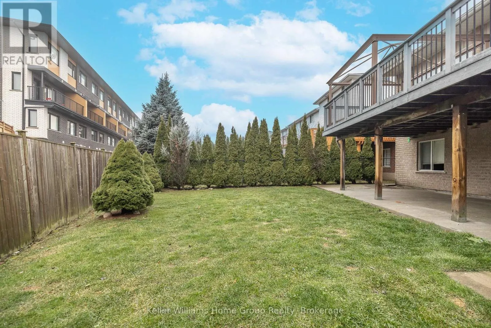 4 CLAIRFIELDS DRIVE W