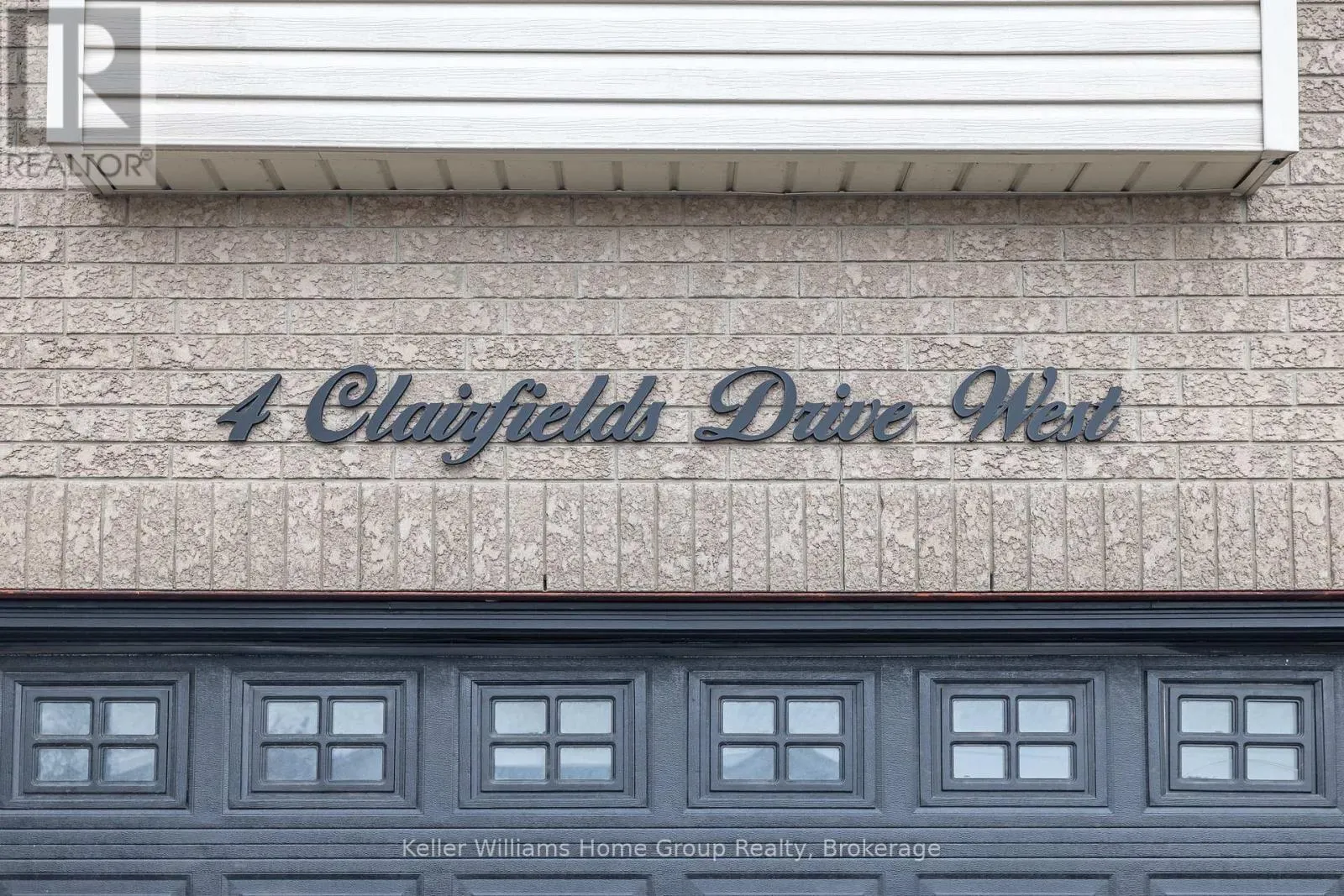 4 CLAIRFIELDS DRIVE W