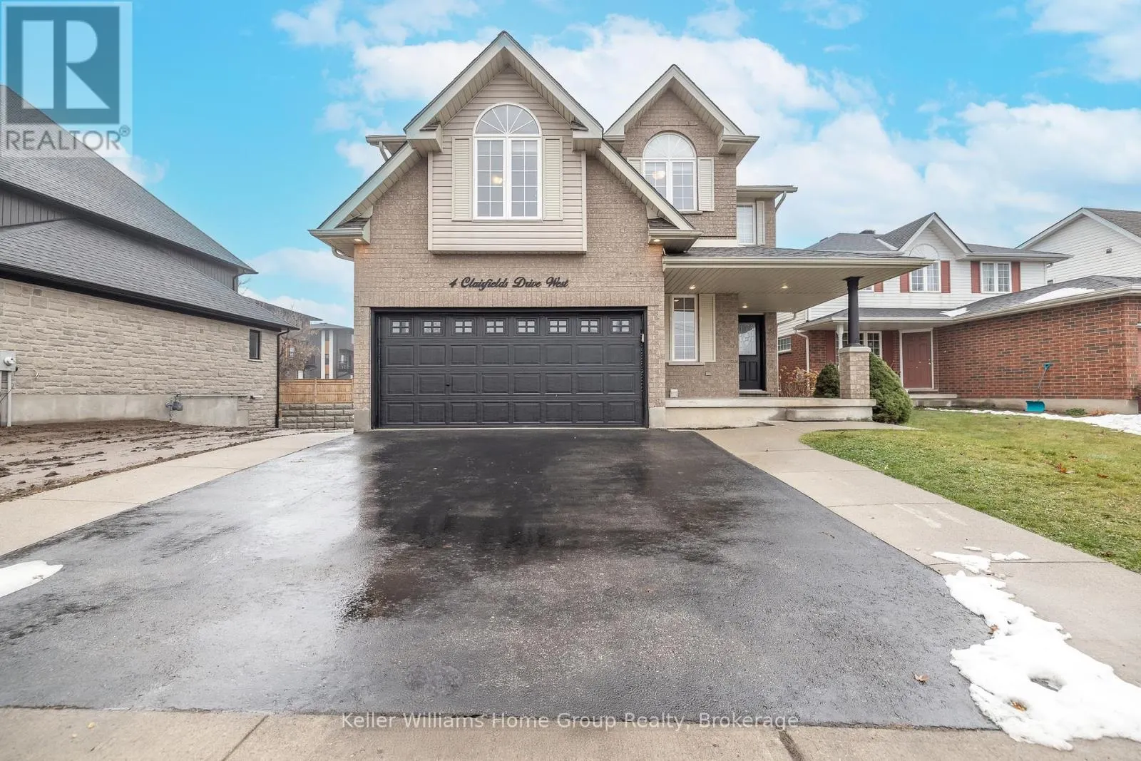 4 CLAIRFIELDS DRIVE W