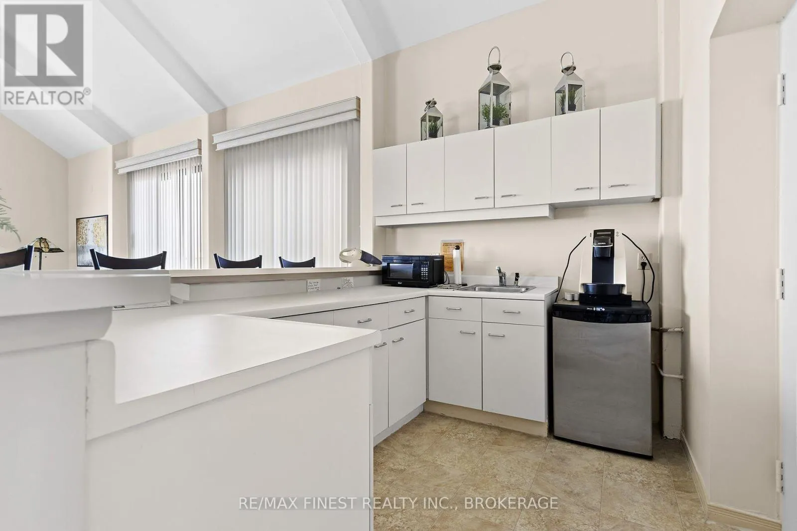 302 - 1000 KING STREET W, #302
