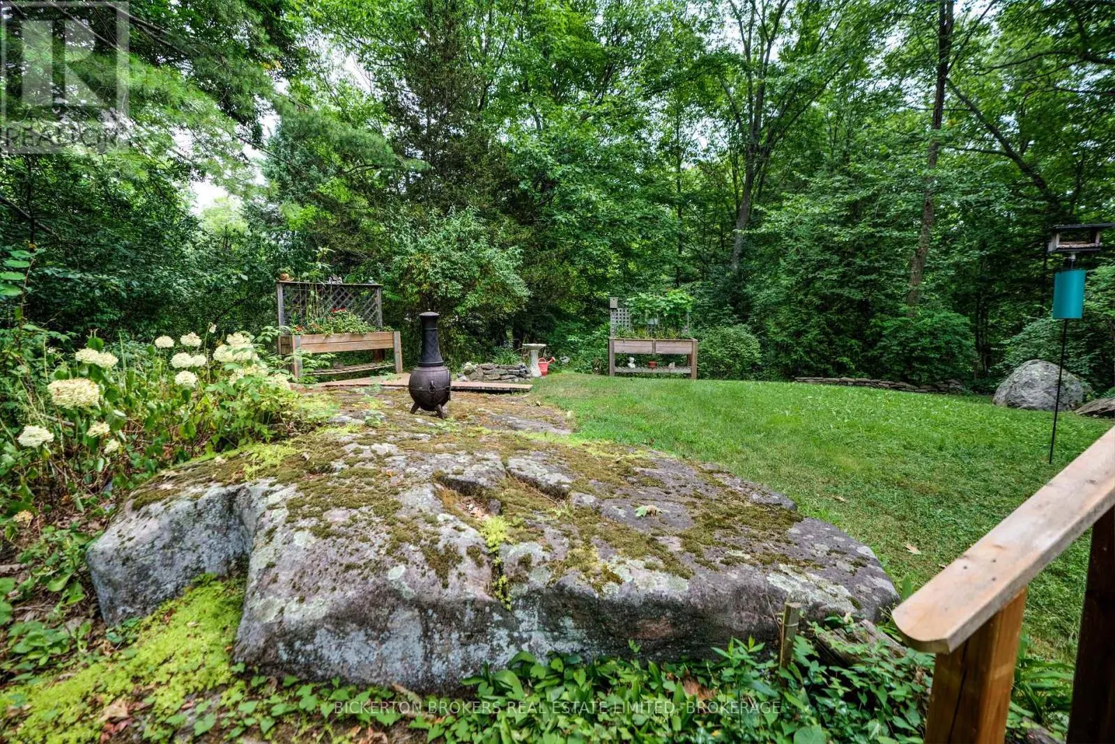 16 VILLAGE ESTATES ROAD S