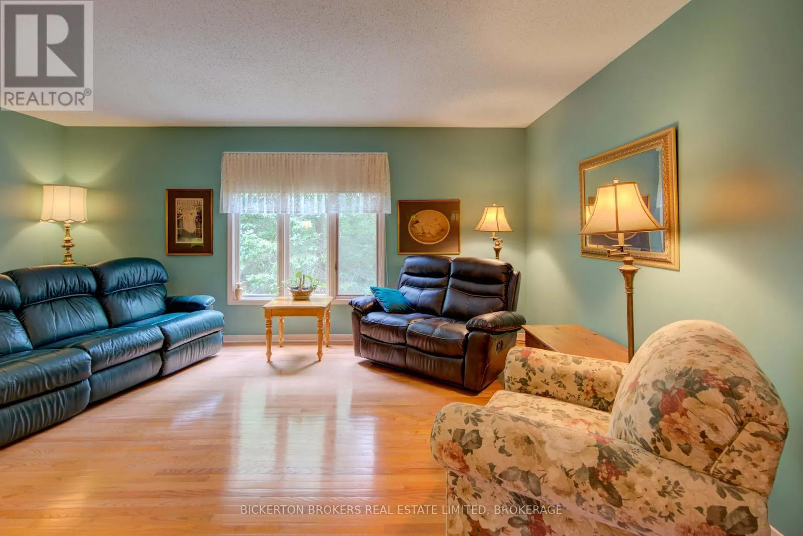 16 VILLAGE ESTATES ROAD S