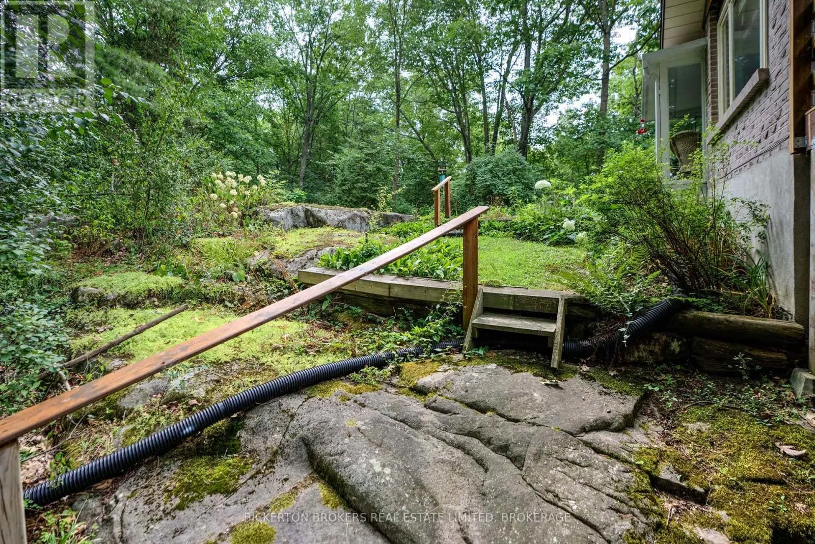 16 VILLAGE ESTATES ROAD S