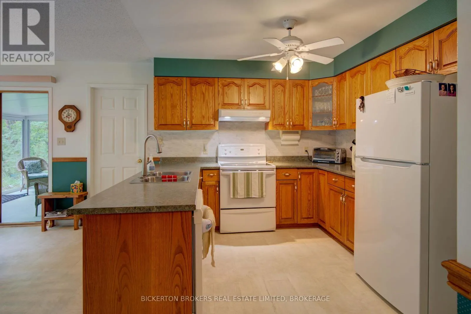 16 VILLAGE ESTATES ROAD S