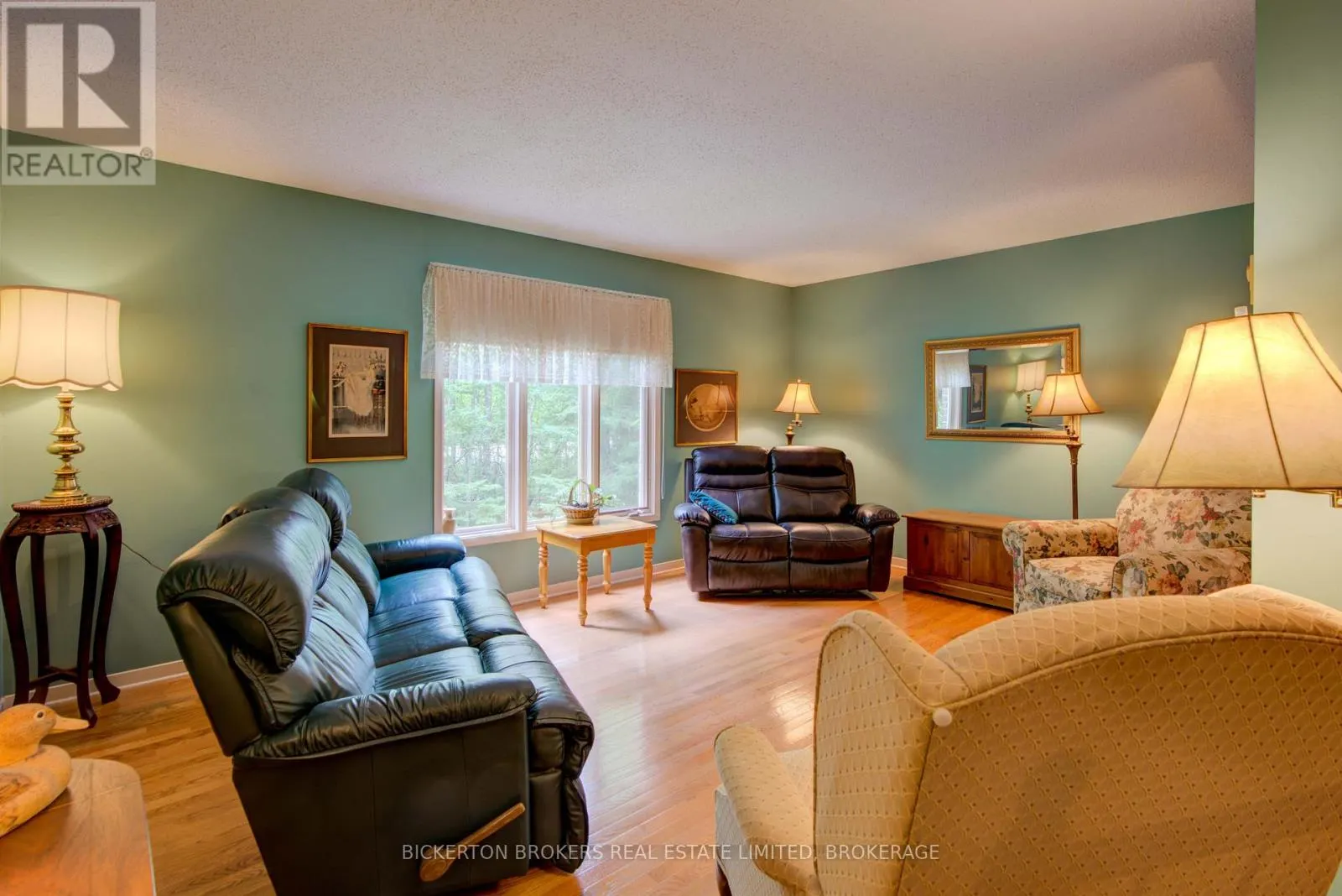 16 VILLAGE ESTATES ROAD S