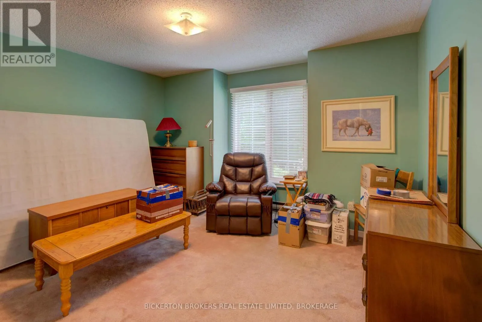 16 VILLAGE ESTATES ROAD S