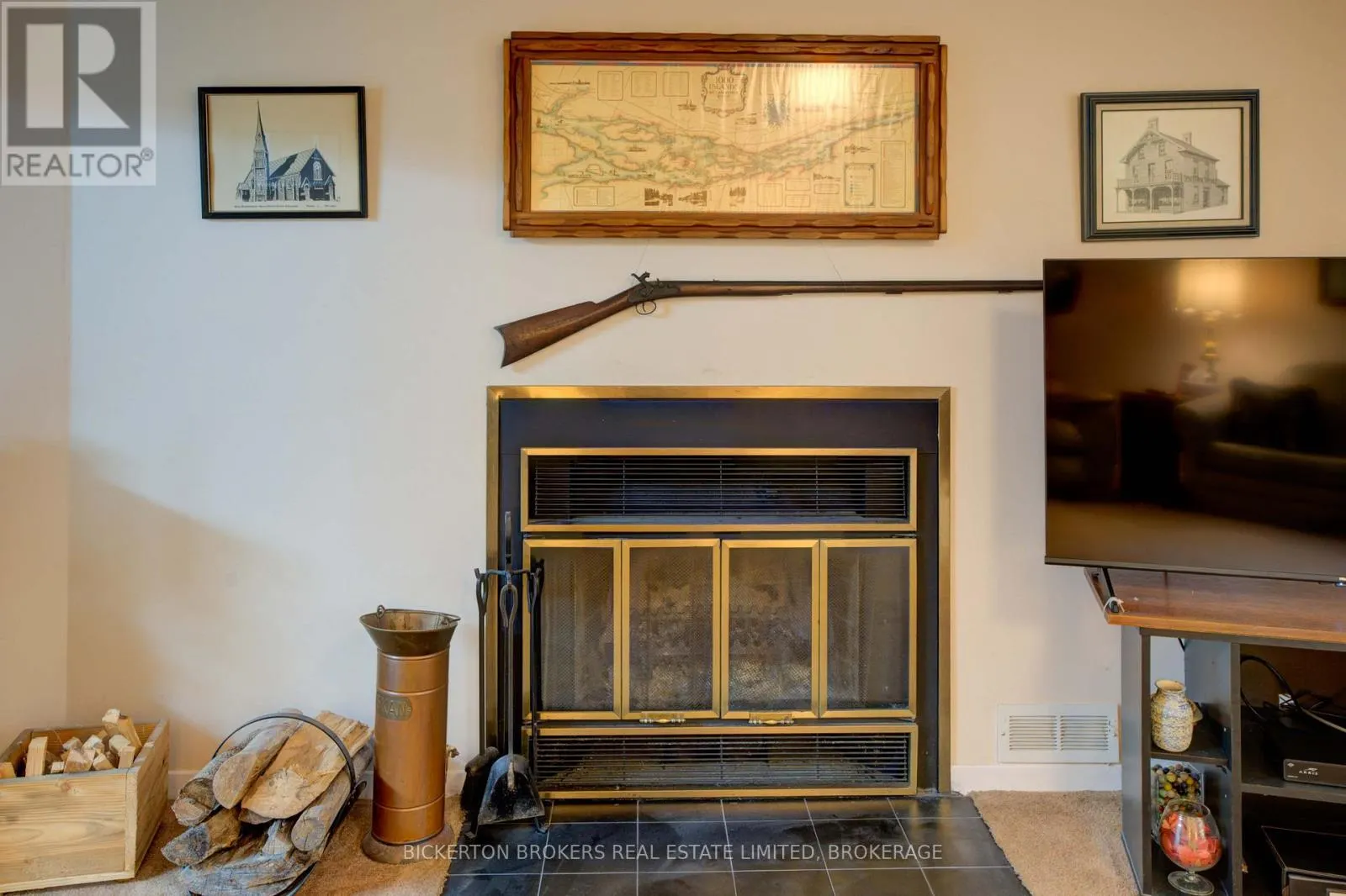 16 VILLAGE ESTATES ROAD S
