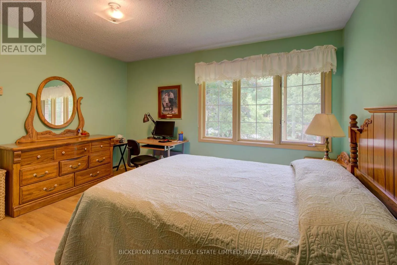 16 VILLAGE ESTATES ROAD S