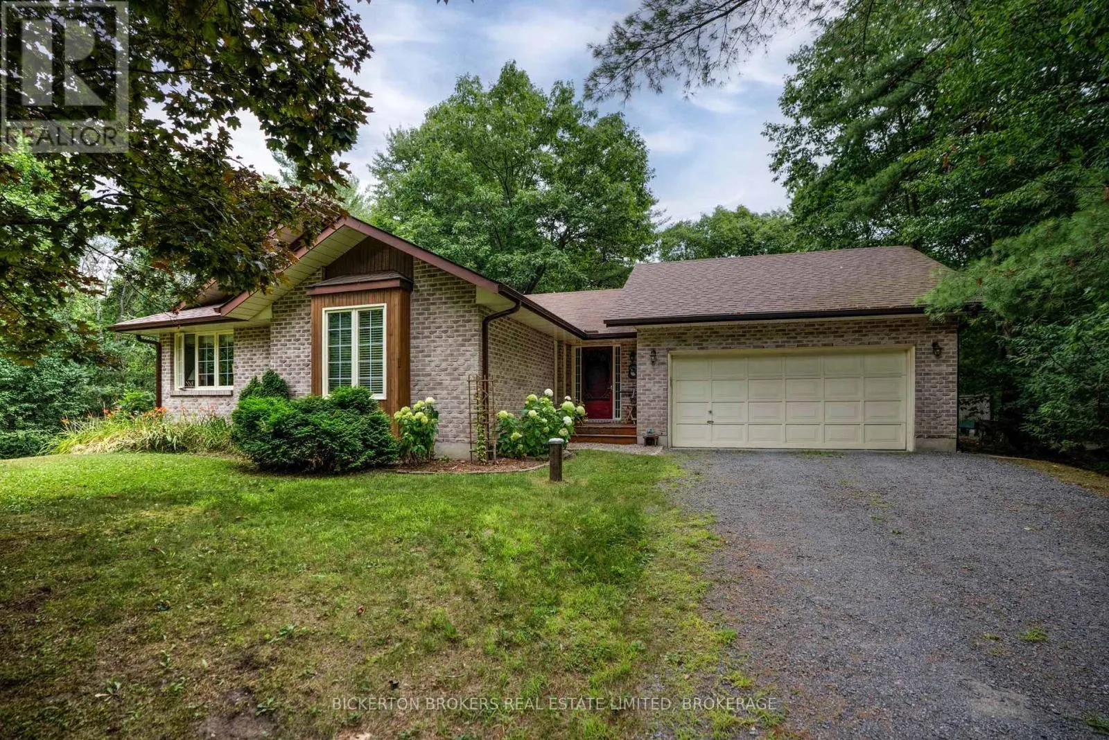 16 VILLAGE ESTATES ROAD S