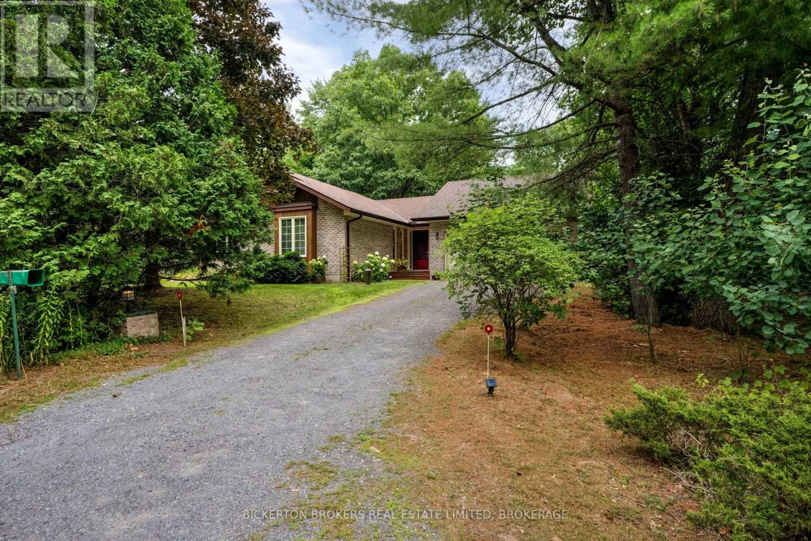16 VILLAGE ESTATES ROAD S