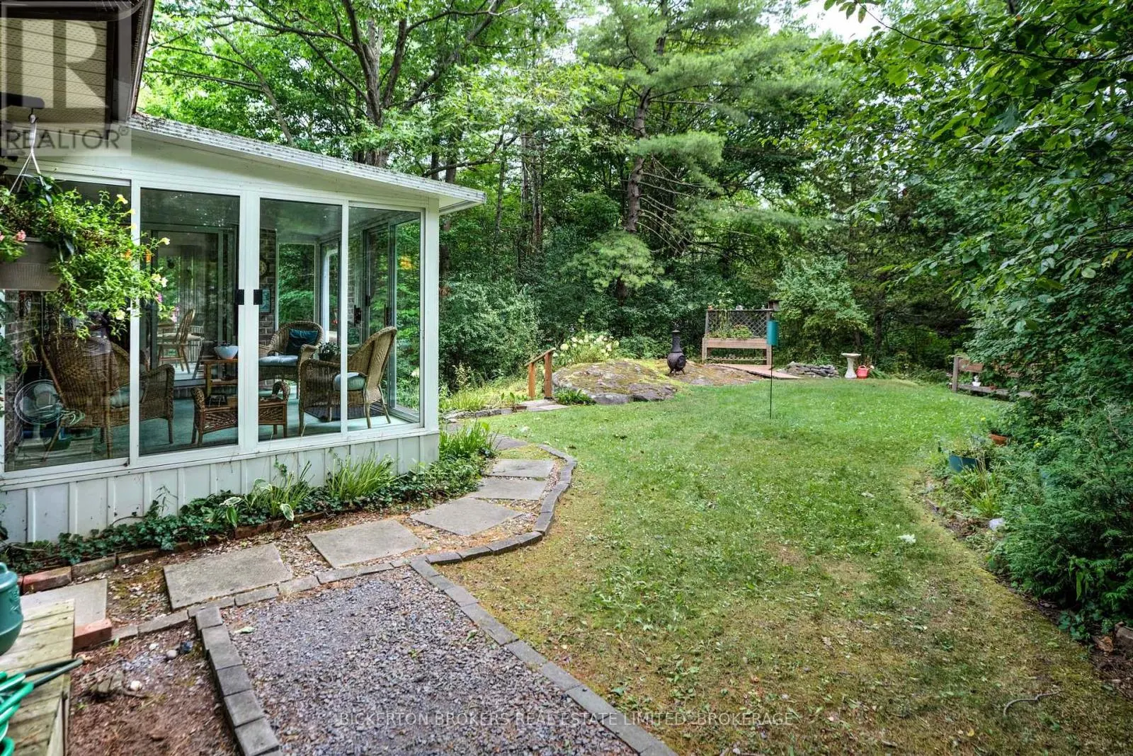 16 VILLAGE ESTATES ROAD S