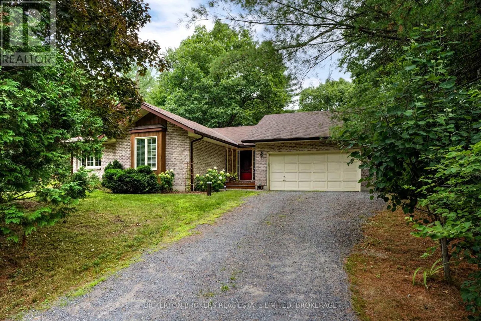 16 VILLAGE ESTATES ROAD S