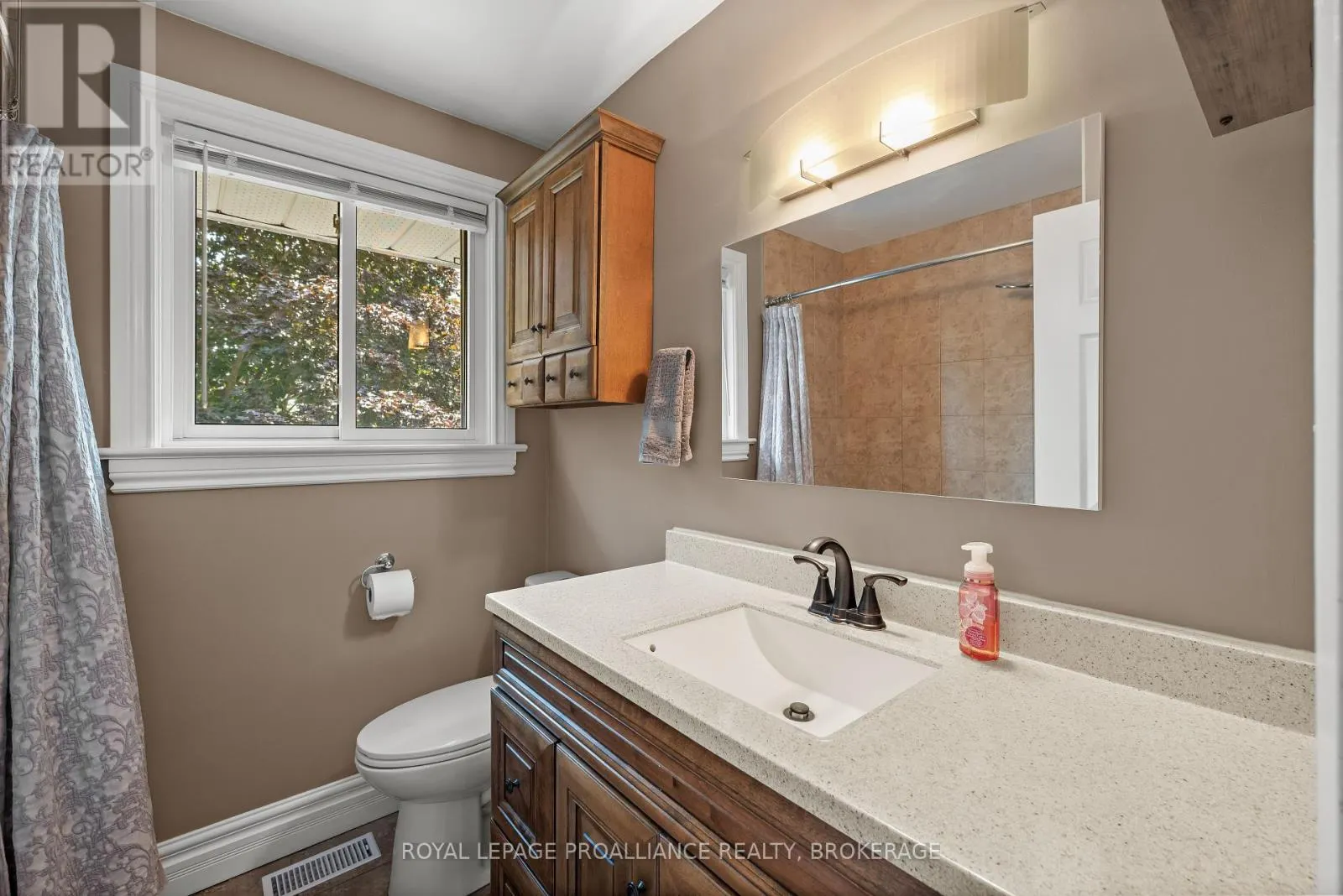 228 GLENGARRY ROAD