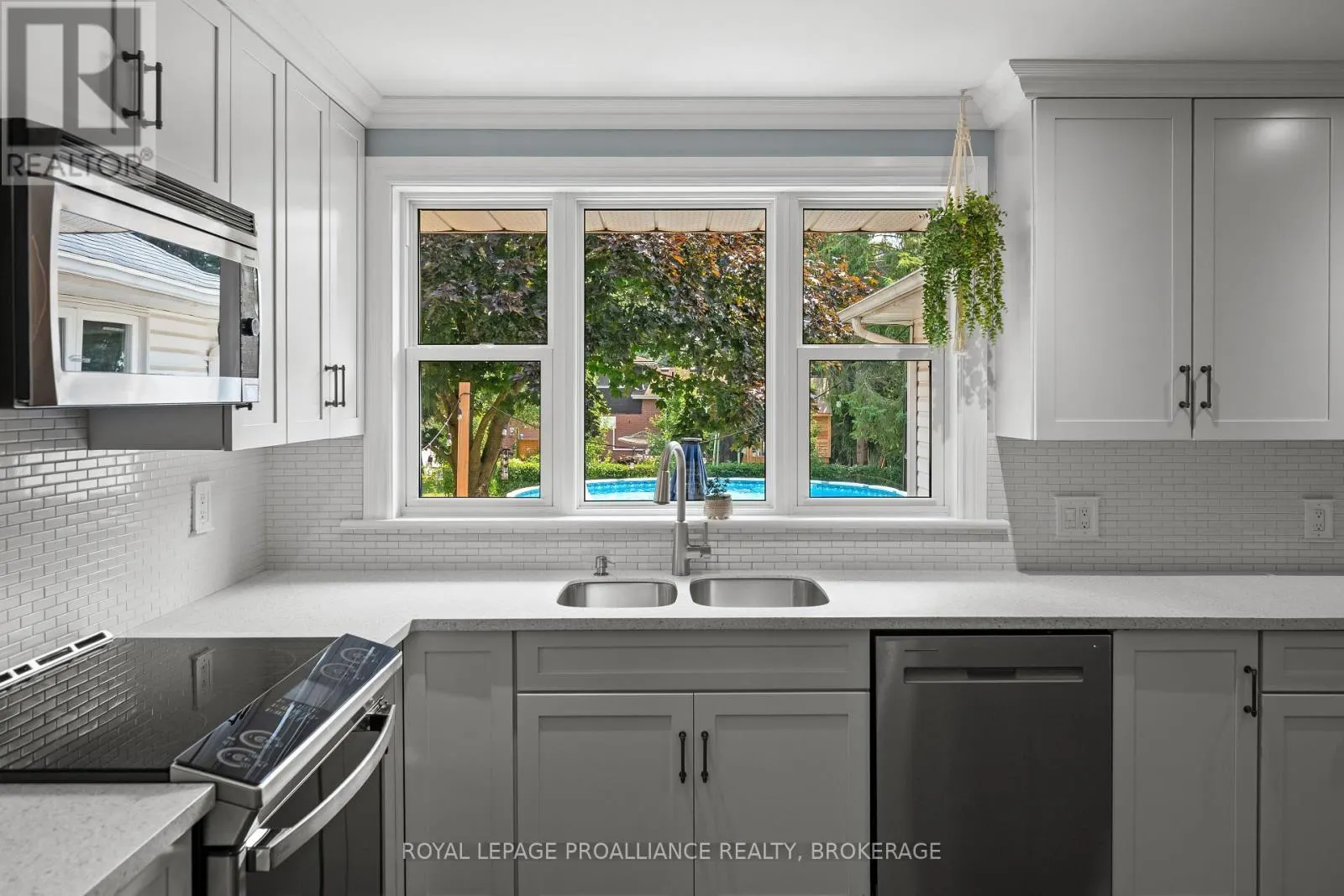 228 GLENGARRY ROAD