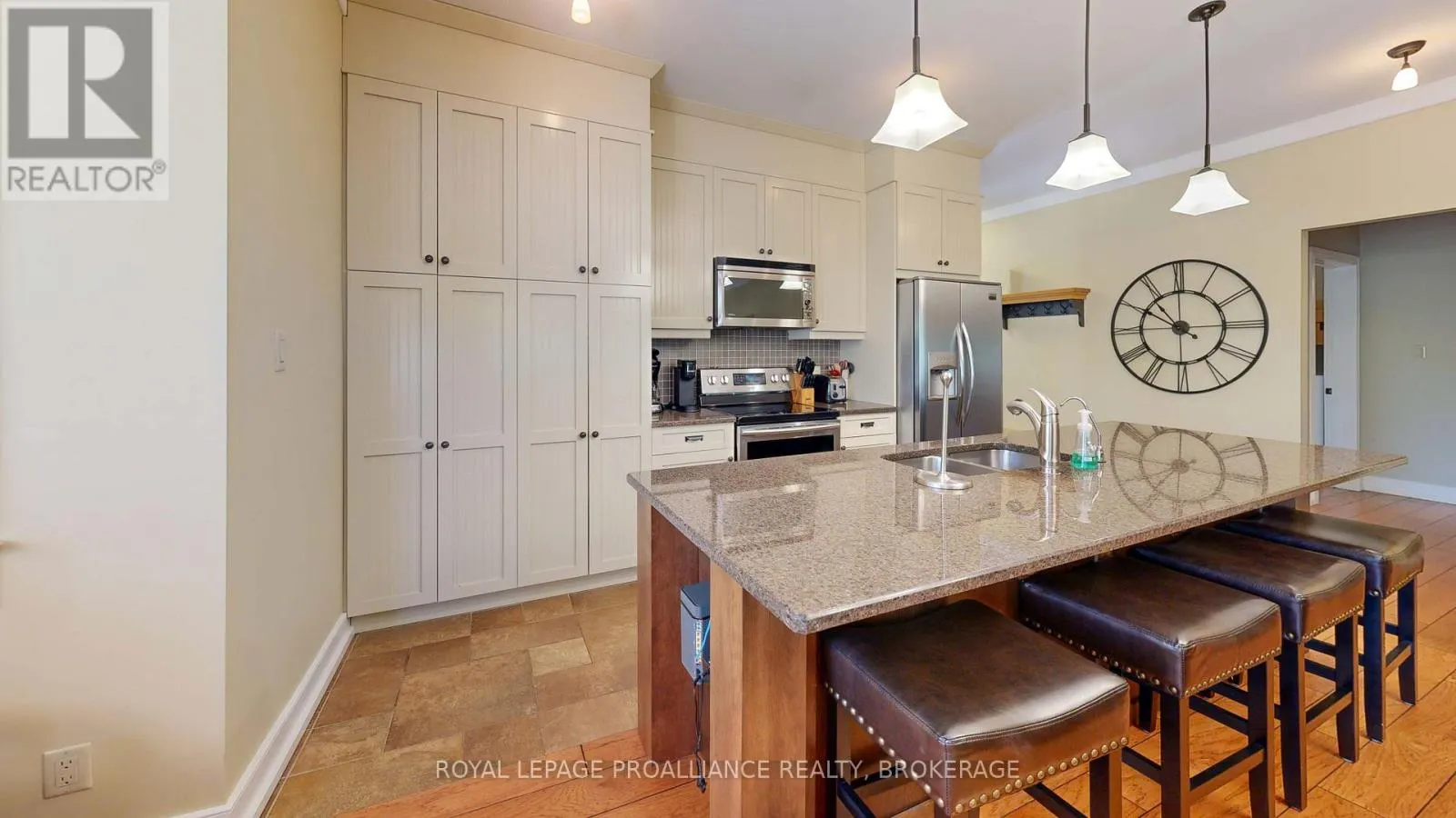 12-6 - 532 10TH CONCESSION ROAD, #12-6