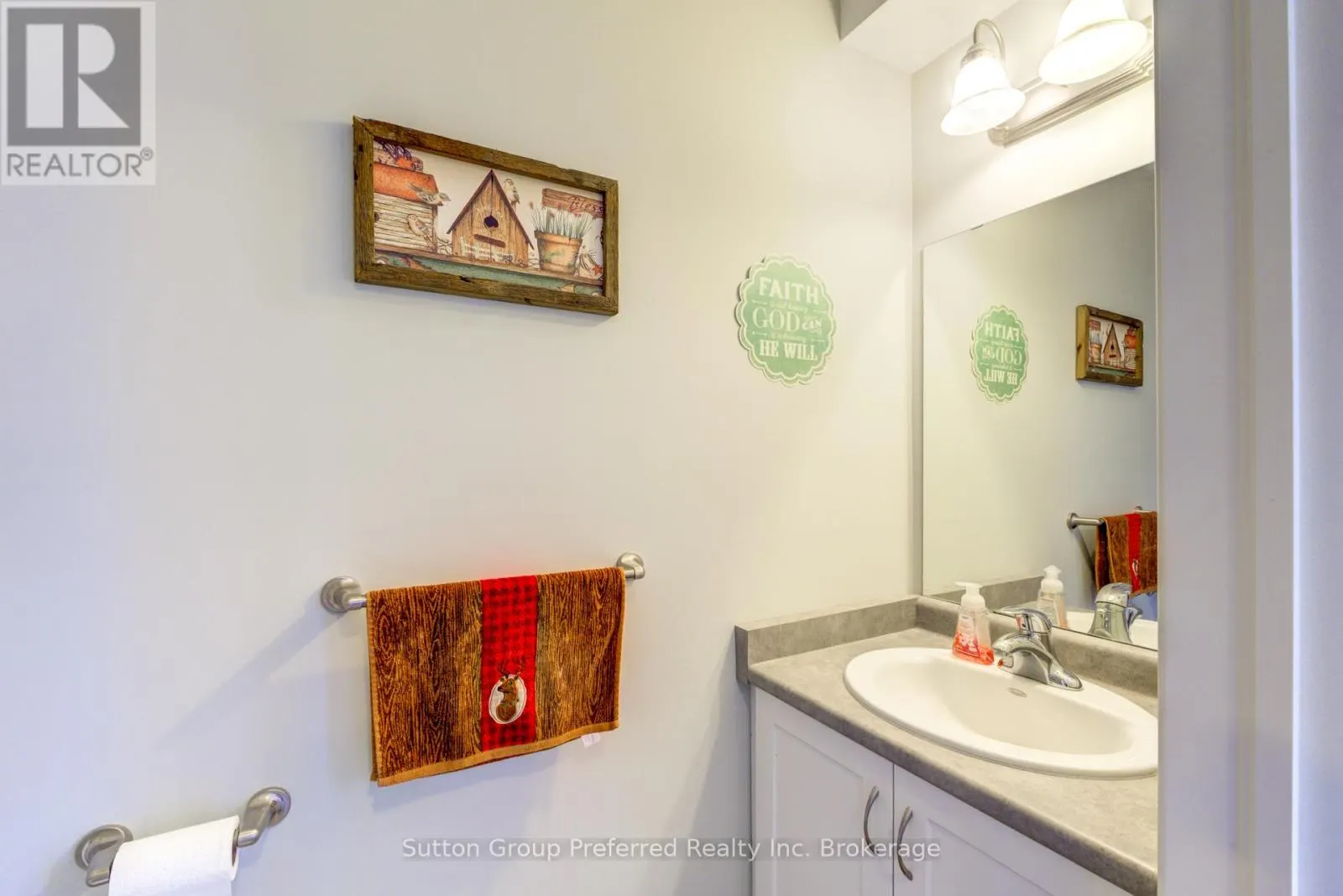 3 - 176 FERGUSON DRIVE, #3