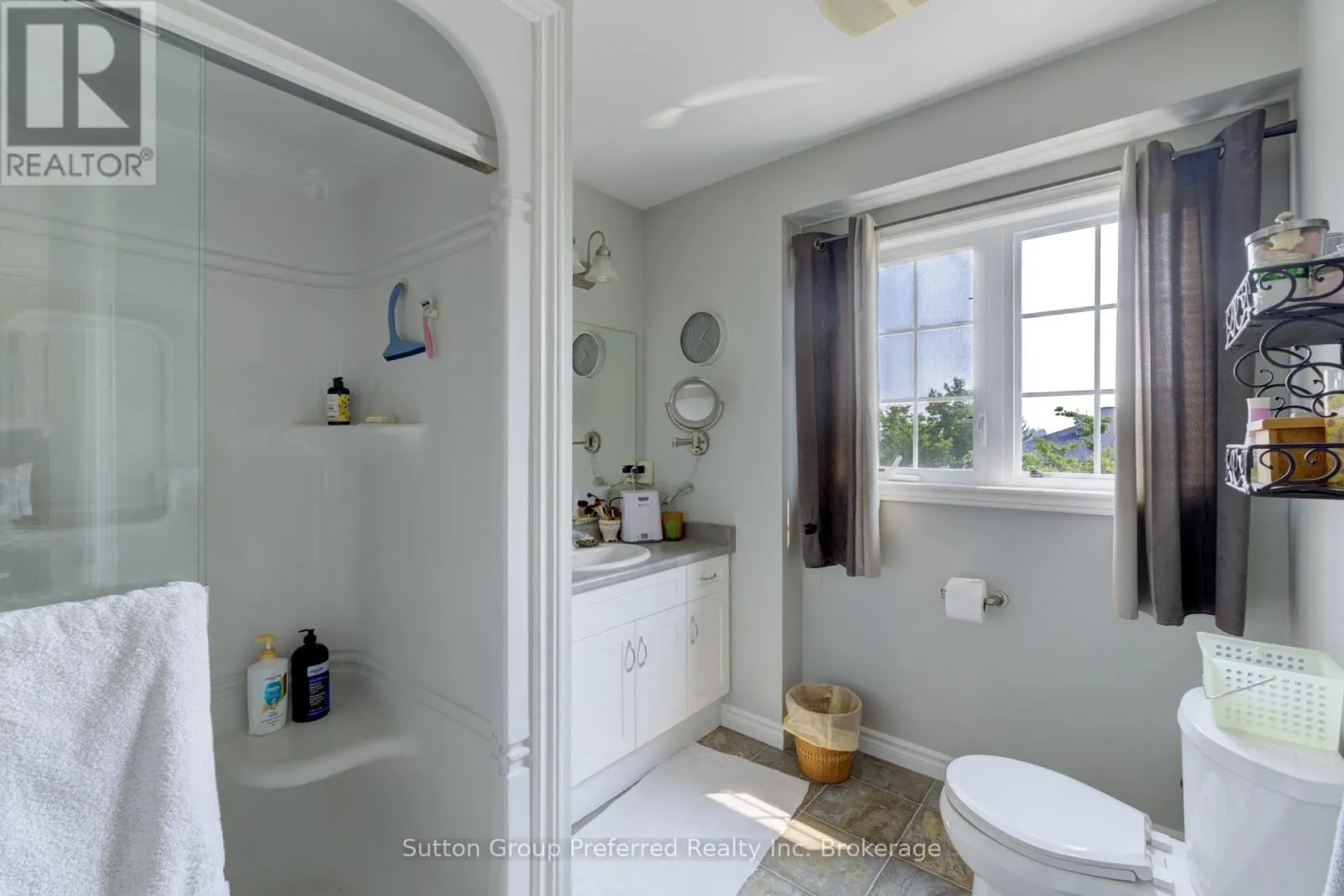 3 - 176 FERGUSON DRIVE, #3