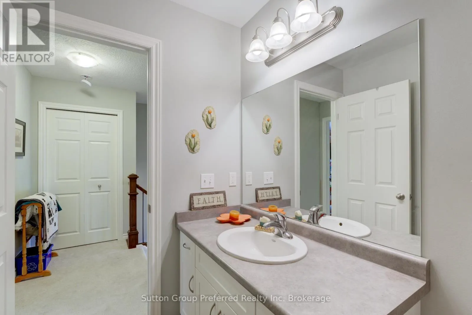3 - 176 FERGUSON DRIVE, #3