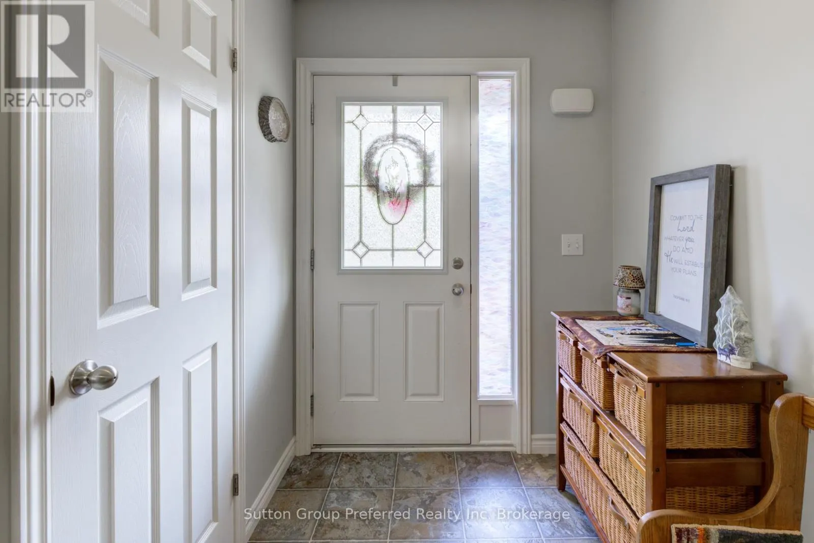 3 - 176 FERGUSON DRIVE, #3