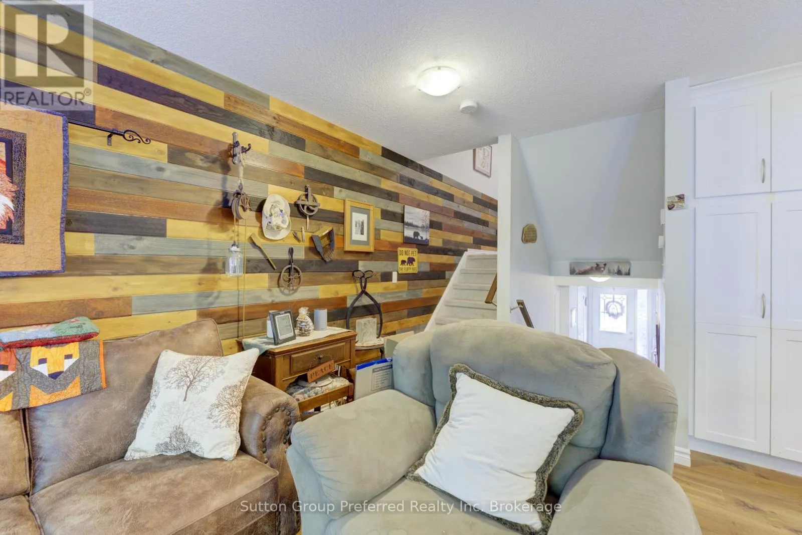 3 - 176 FERGUSON DRIVE, #3