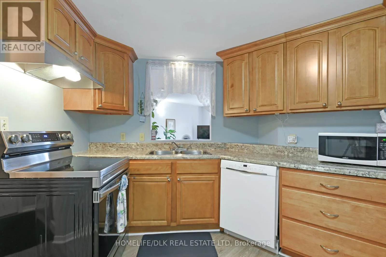 405 - 274 ORMOND STREET E