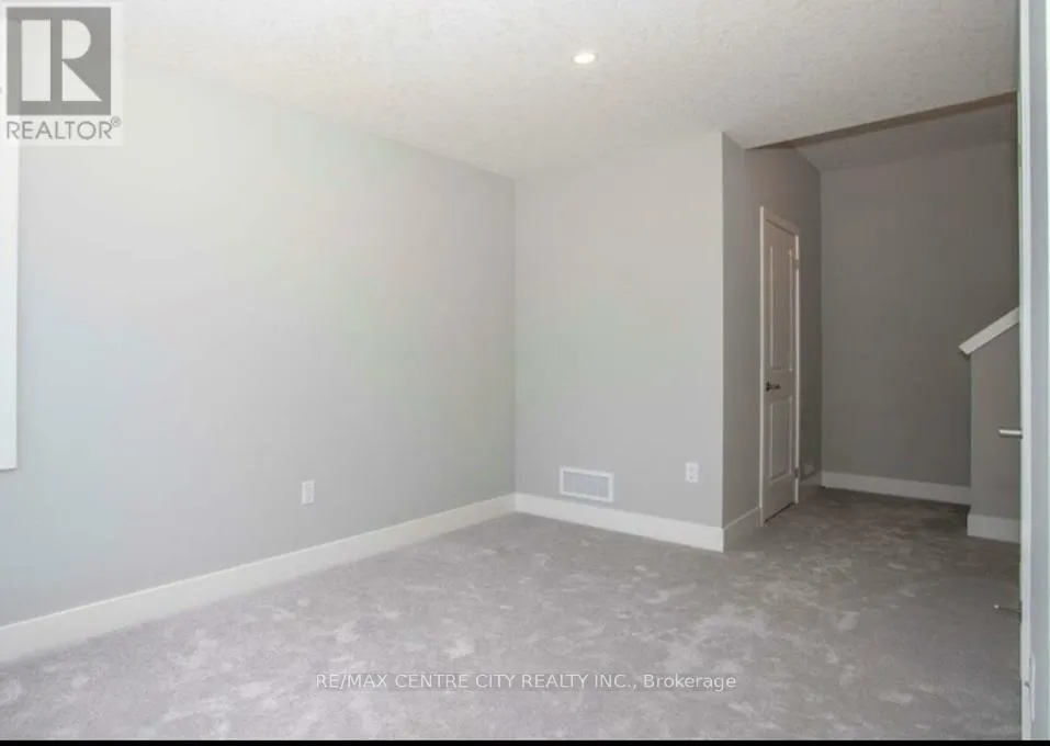 7 - 177 EDGEVALLEY ROAD, #7
