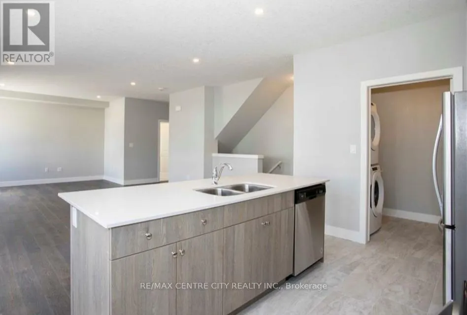 7 - 177 EDGEVALLEY ROAD, #7