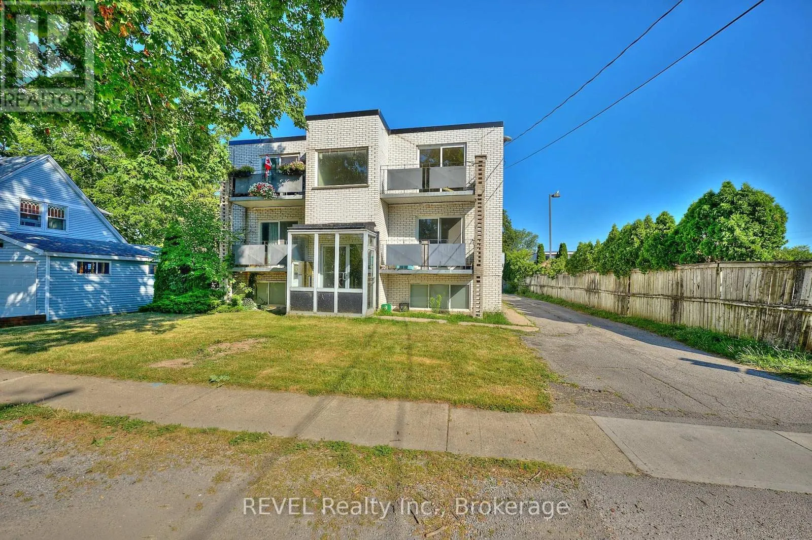3865 FRONT STREET