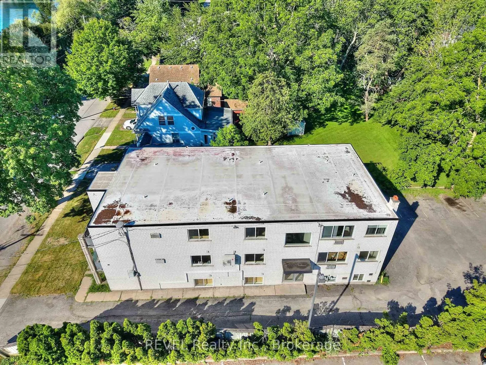 3865 FRONT STREET