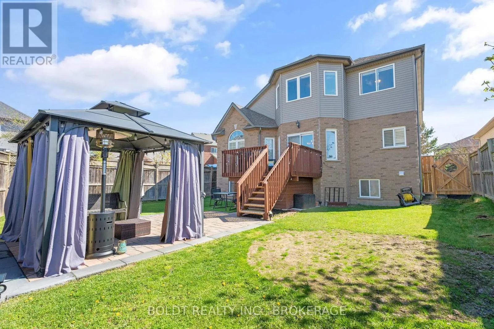 8114 WINDSONG DRIVE W