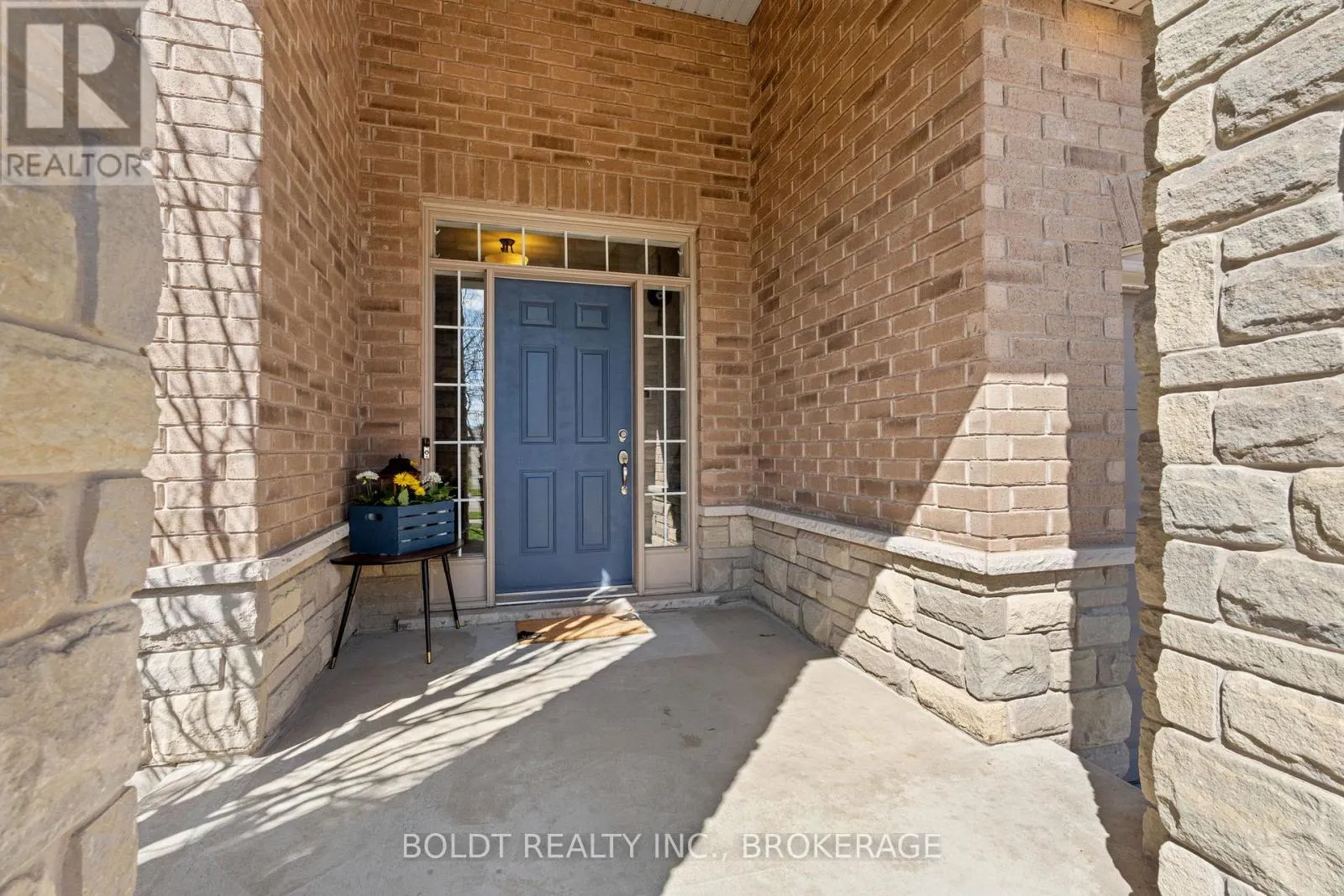 8114 WINDSONG DRIVE W