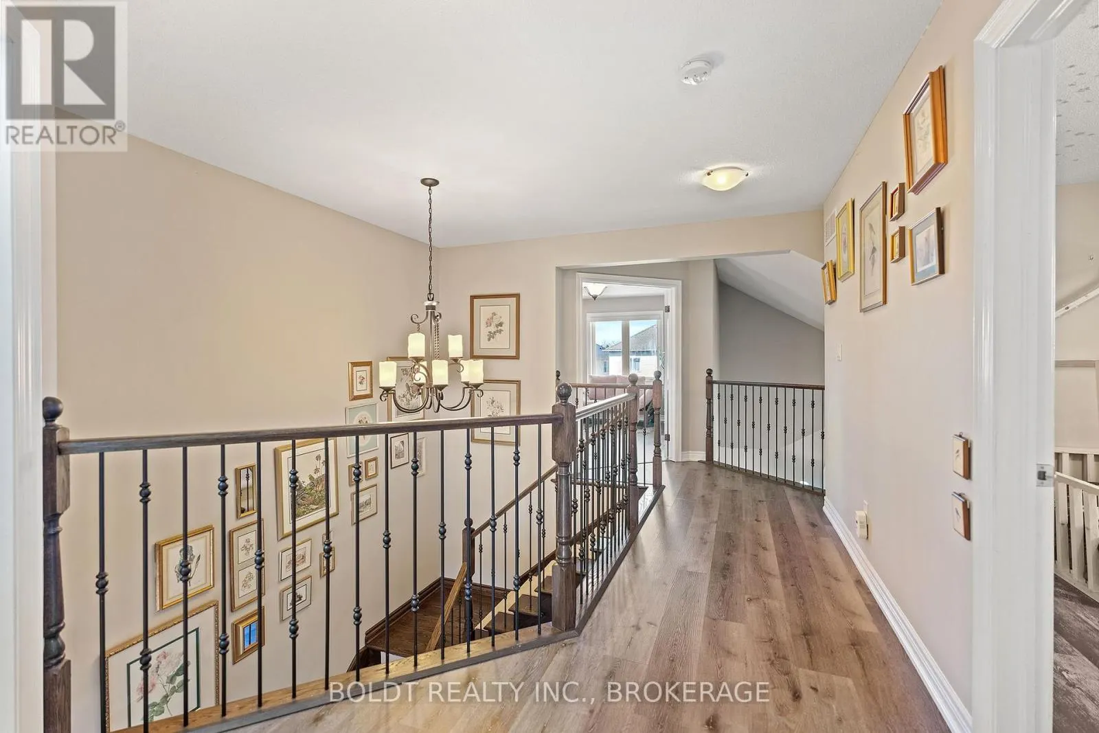 8114 WINDSONG DRIVE W