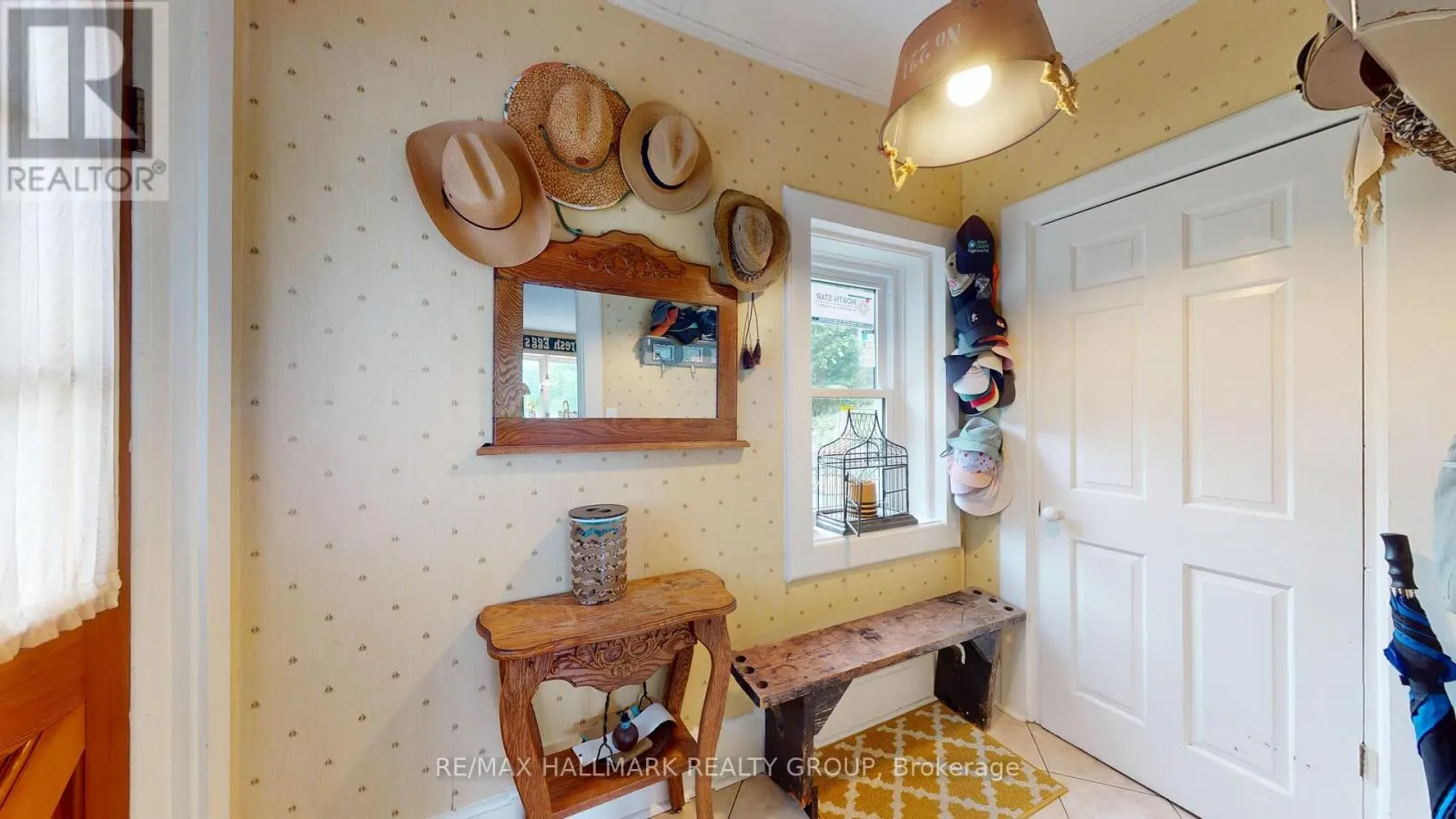 109 QUABBIN ROAD W