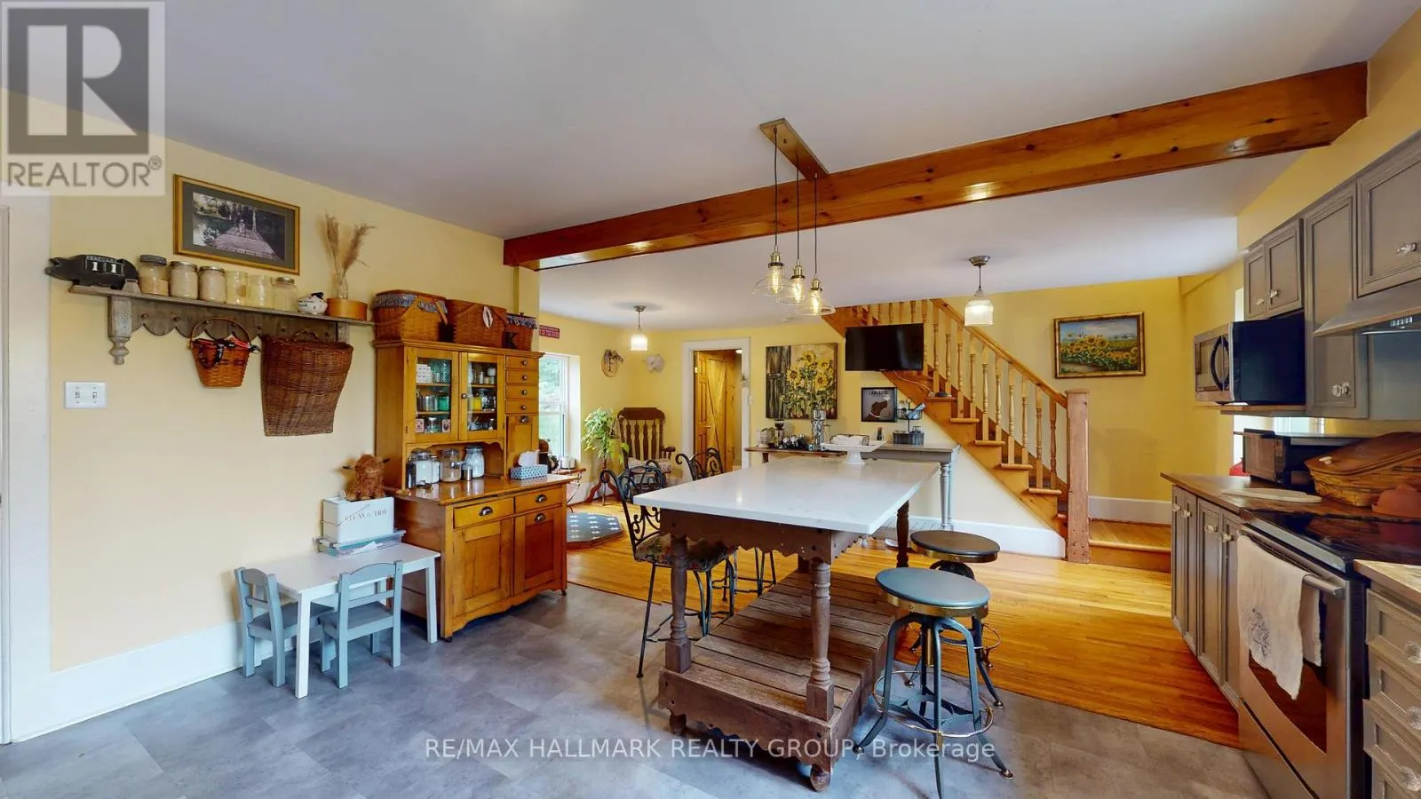 109 QUABBIN ROAD W