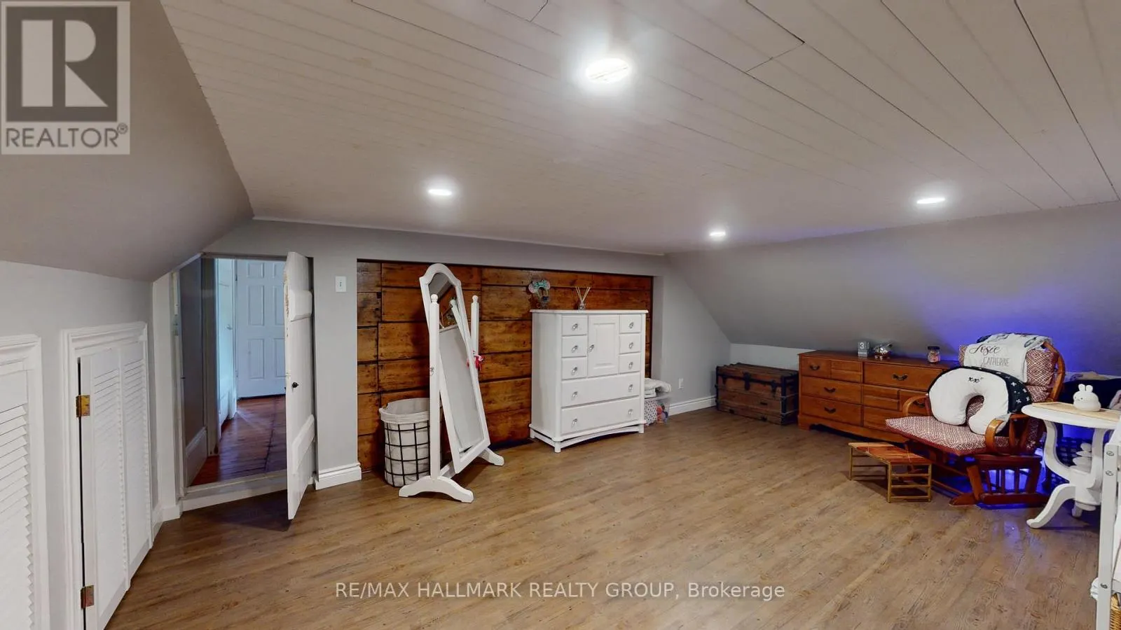 109 QUABBIN ROAD W