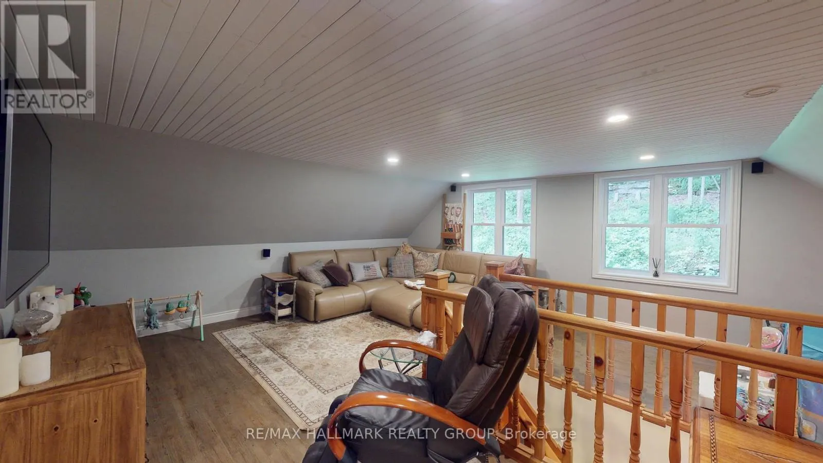 109 QUABBIN ROAD W