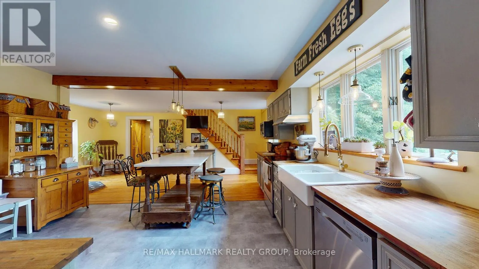109 QUABBIN ROAD W