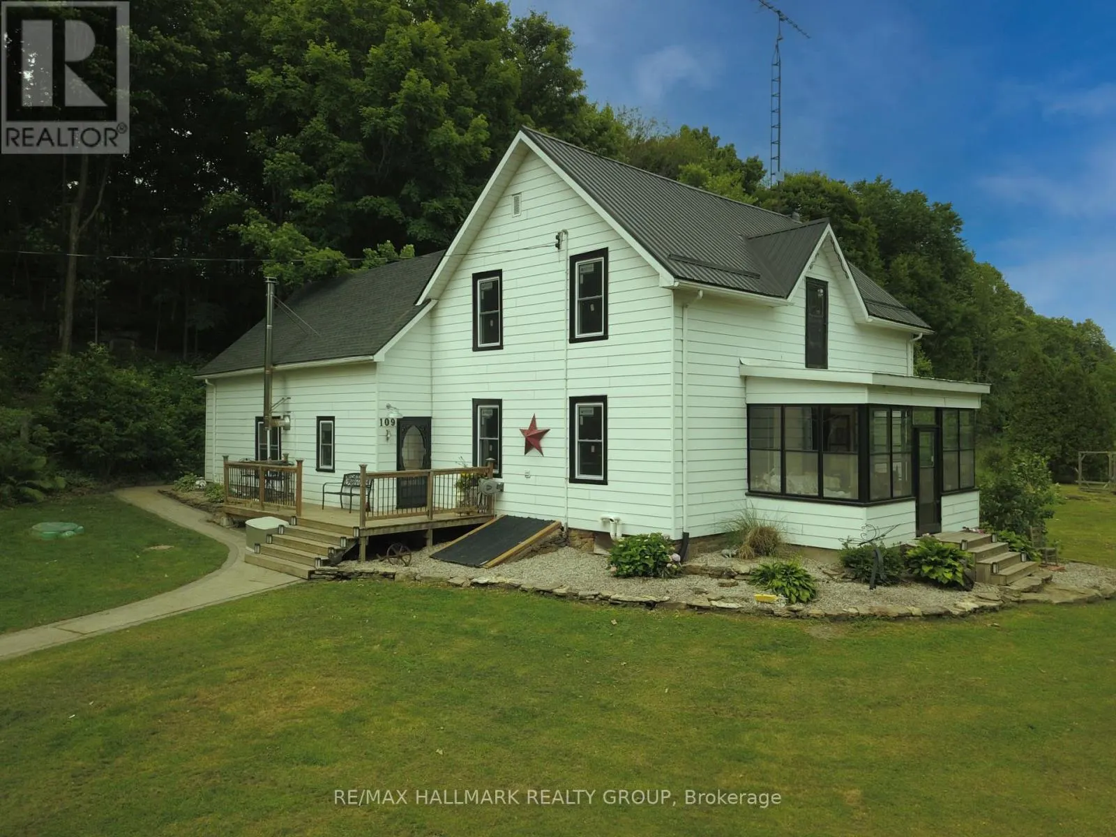 109 QUABBIN ROAD W