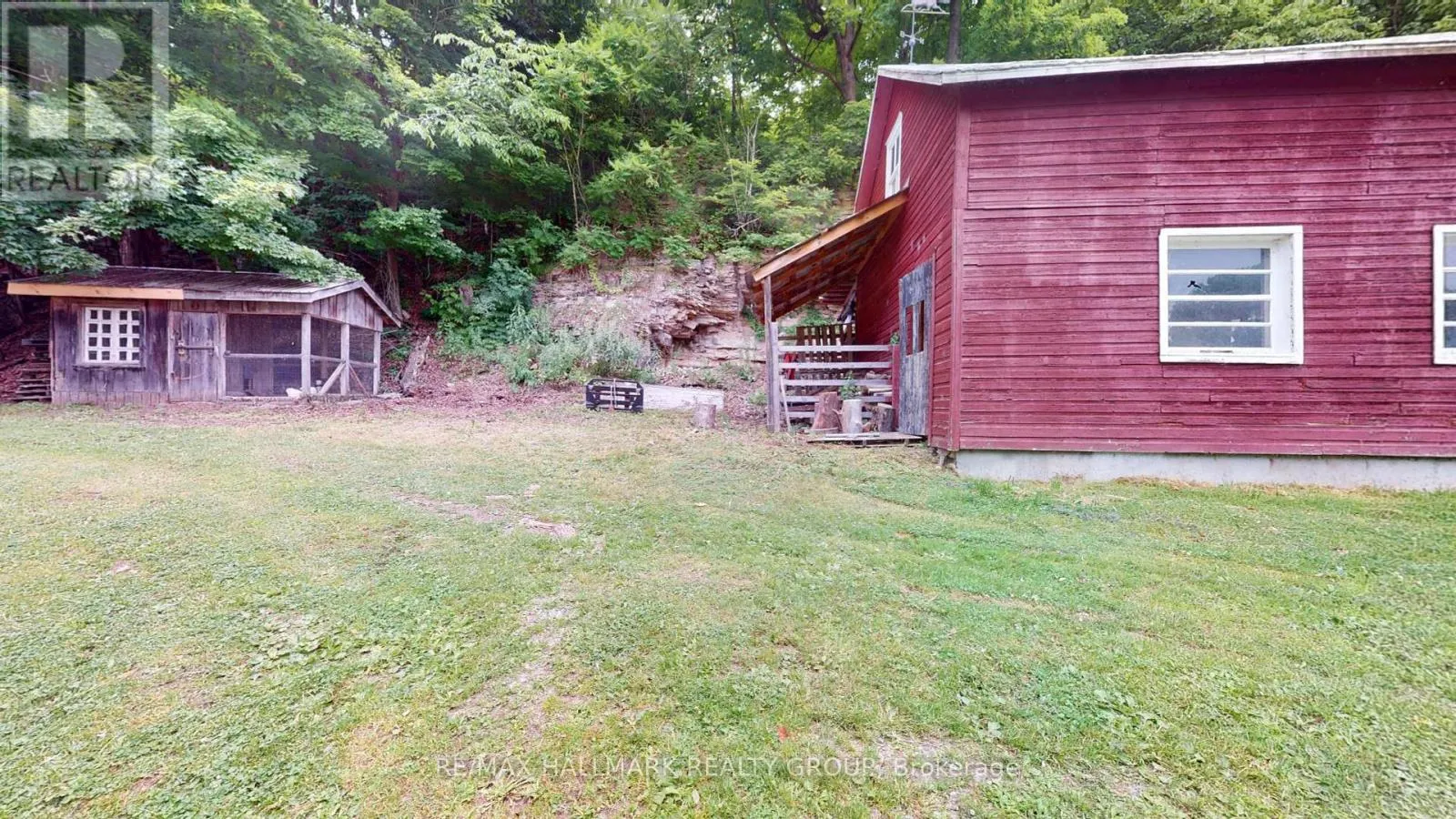 109 QUABBIN ROAD W