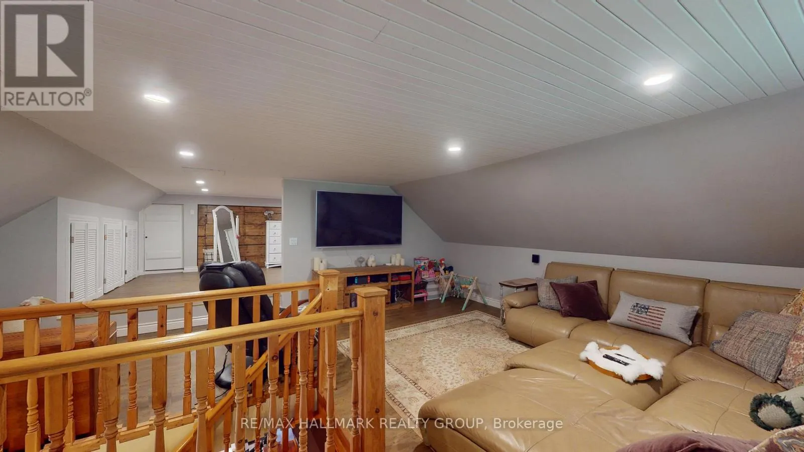 109 QUABBIN ROAD W