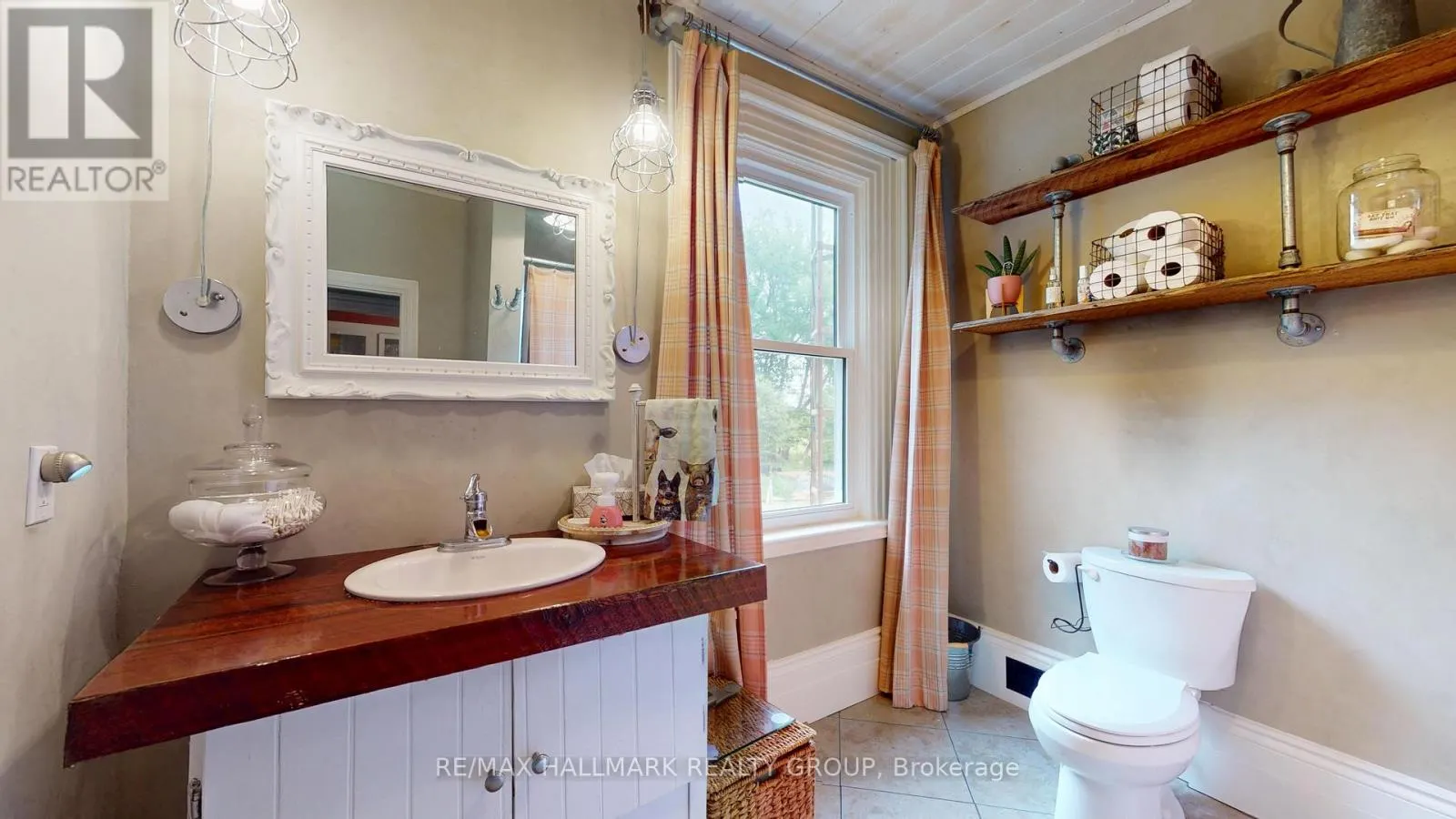 109 QUABBIN ROAD W