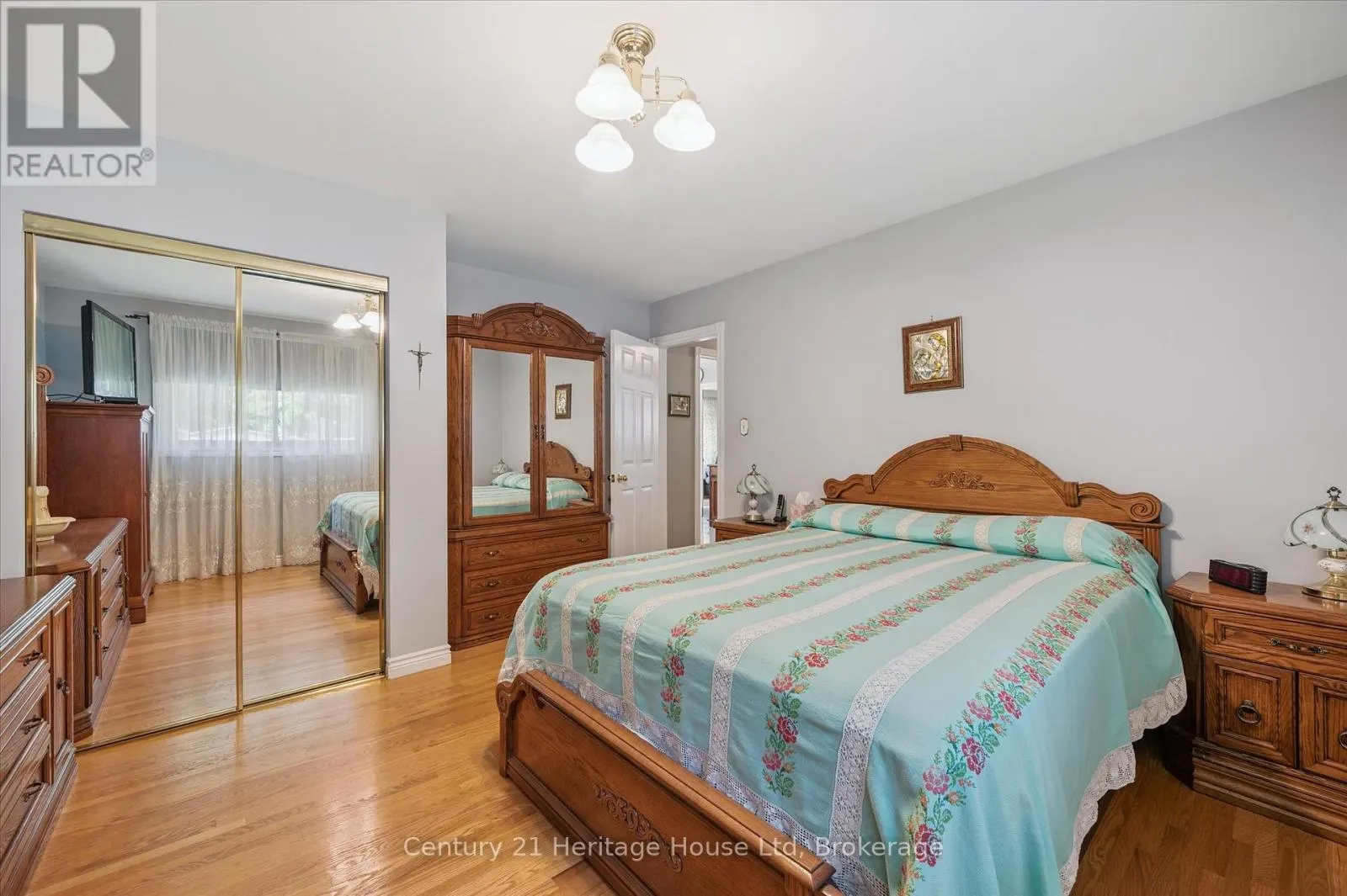 17 DALEBROOK PLACE