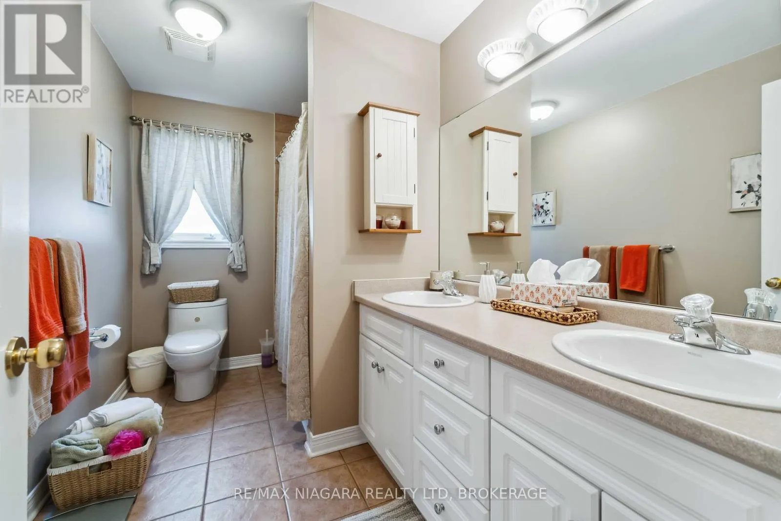 8123 BEAVER GLEN DRIVE