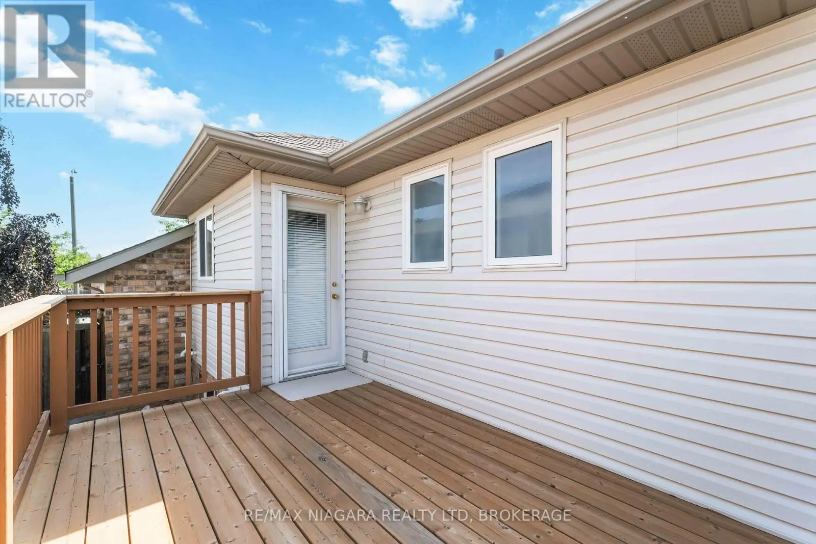 8123 BEAVER GLEN DRIVE