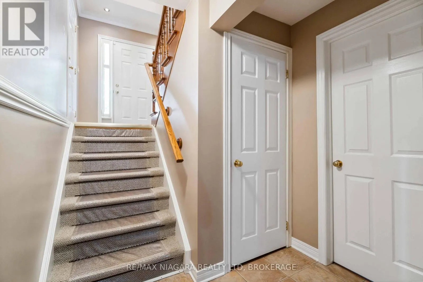 8123 BEAVER GLEN DRIVE
