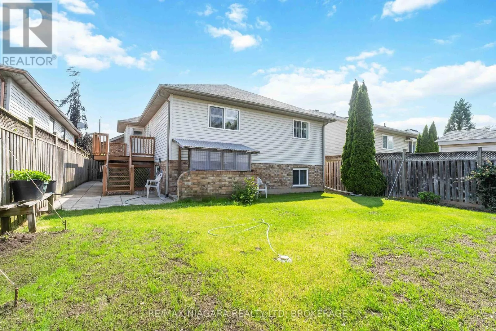 8123 BEAVER GLEN DRIVE