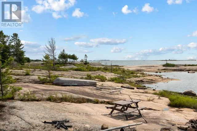 1 252C ISLAND