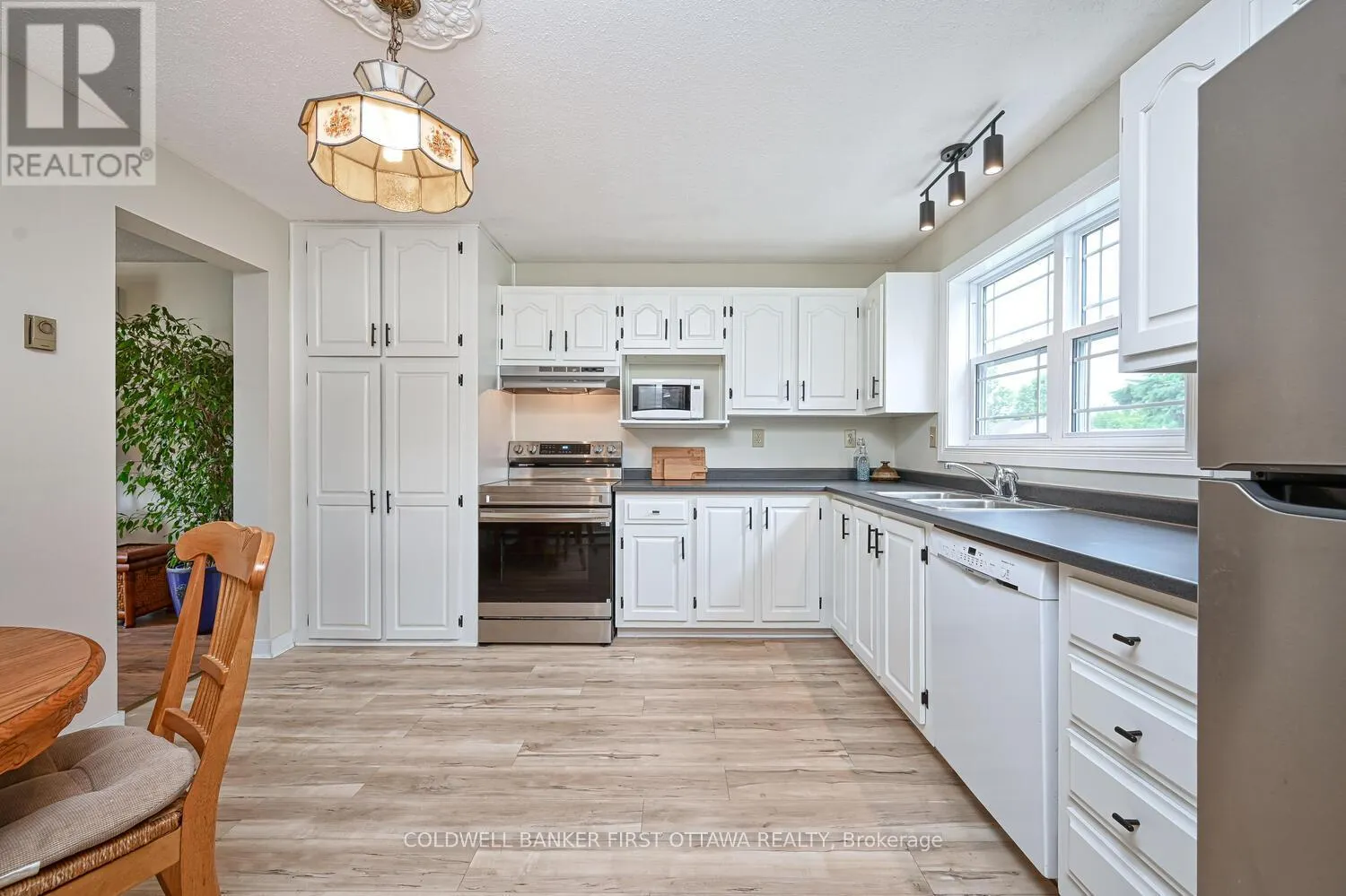 22 POOLE CREEK CRESCENT