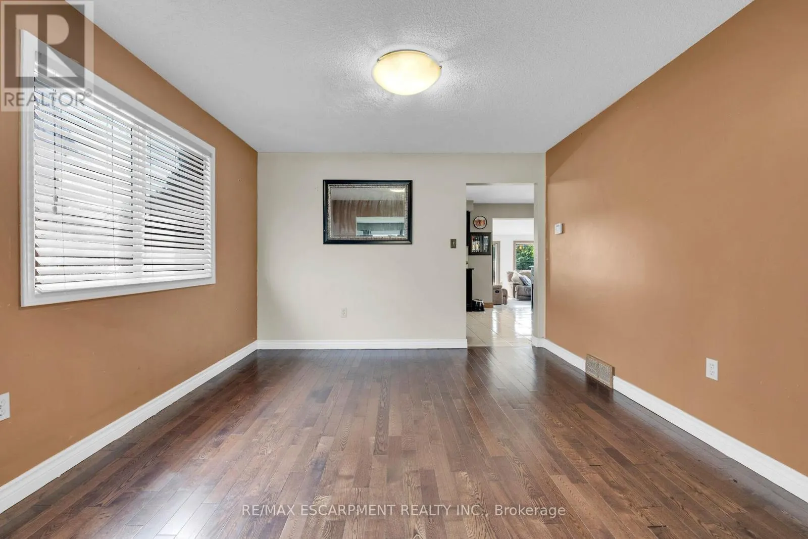 28 DOLMAN STREET