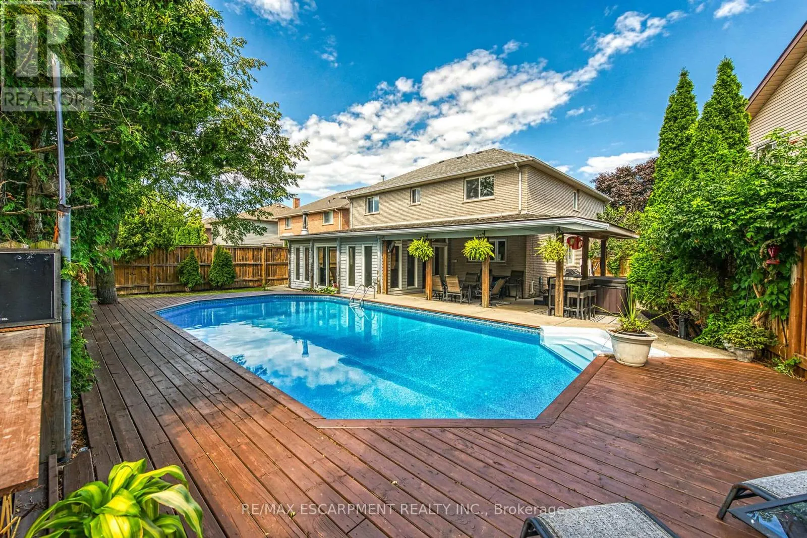 28 DOLMAN STREET